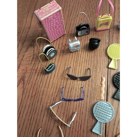 Bundle of LOL accessories - Picture 2 of 4